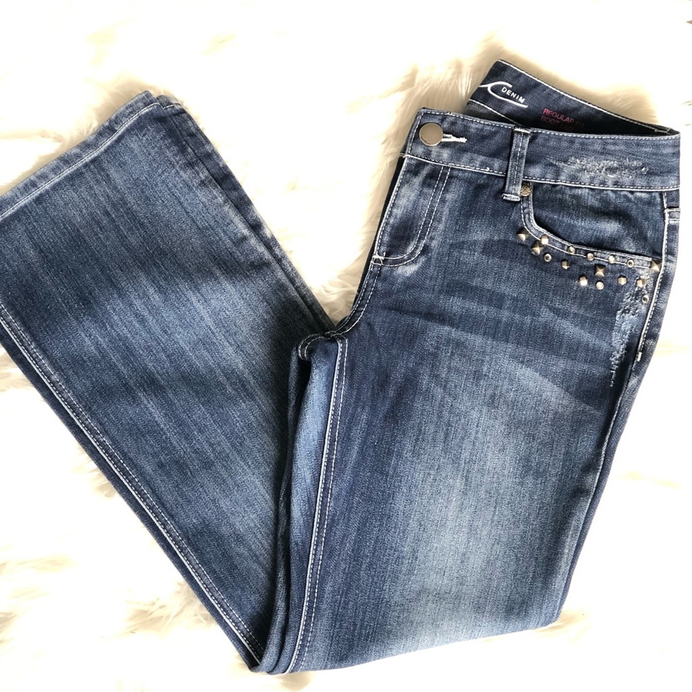 Women’s Inc boot leg jeans.